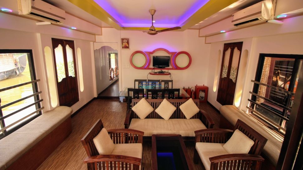 kerala-boat-house-booking-alleppey-backwaters.jpg